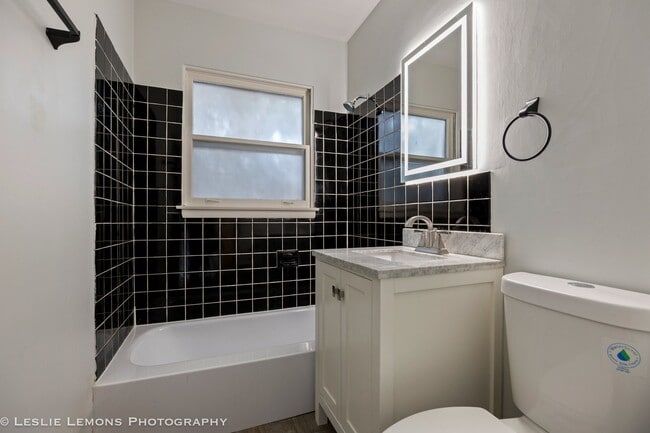 Building Photo - 710 W Benton Ave