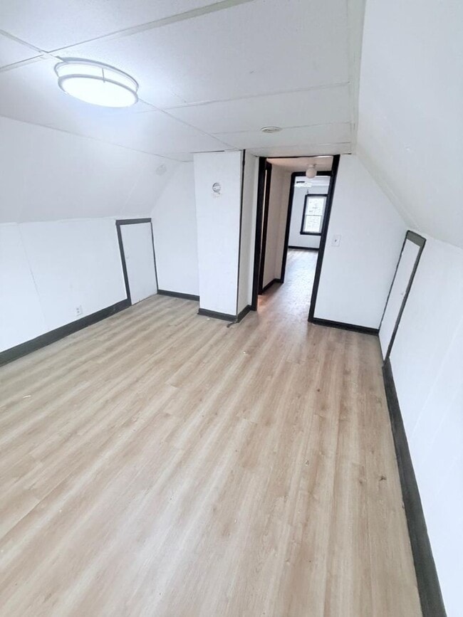 Building Photo - 2791 E 127th St