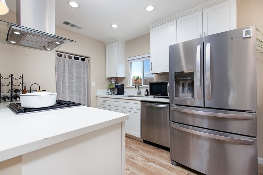 Building Photo - 2039 O Ave