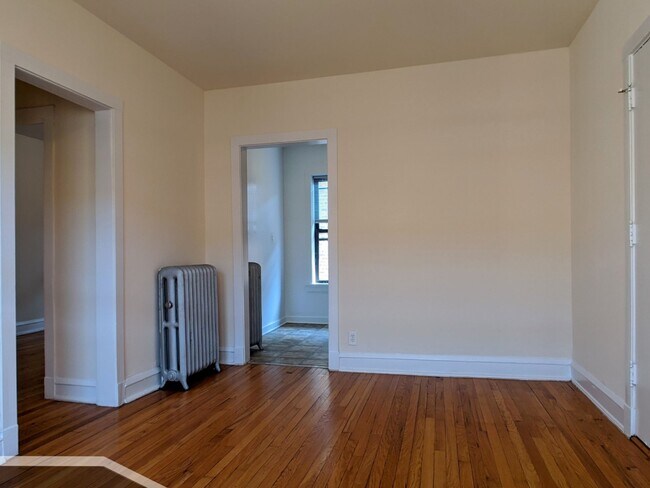 Building Photo - 2649 N Spaulding Ave