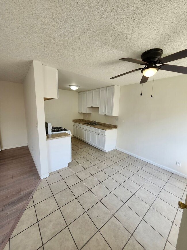 Building Photo - 438 Silverwood Ave