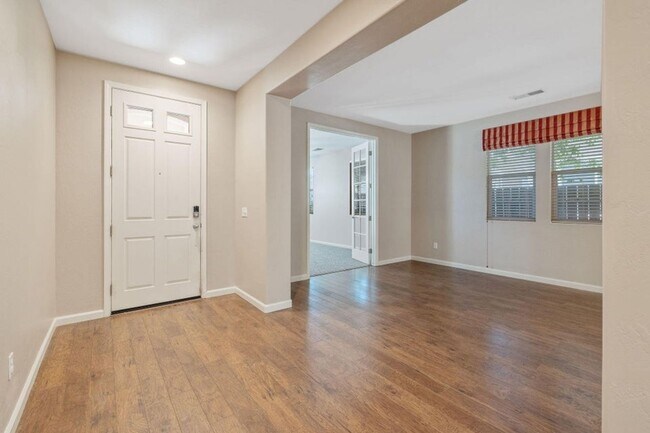 Building Photo - 6124 W Delaware Ct