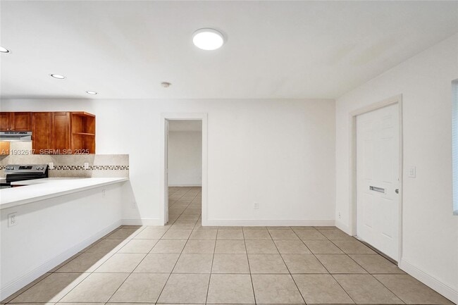 Building Photo - 30 SW 8th St