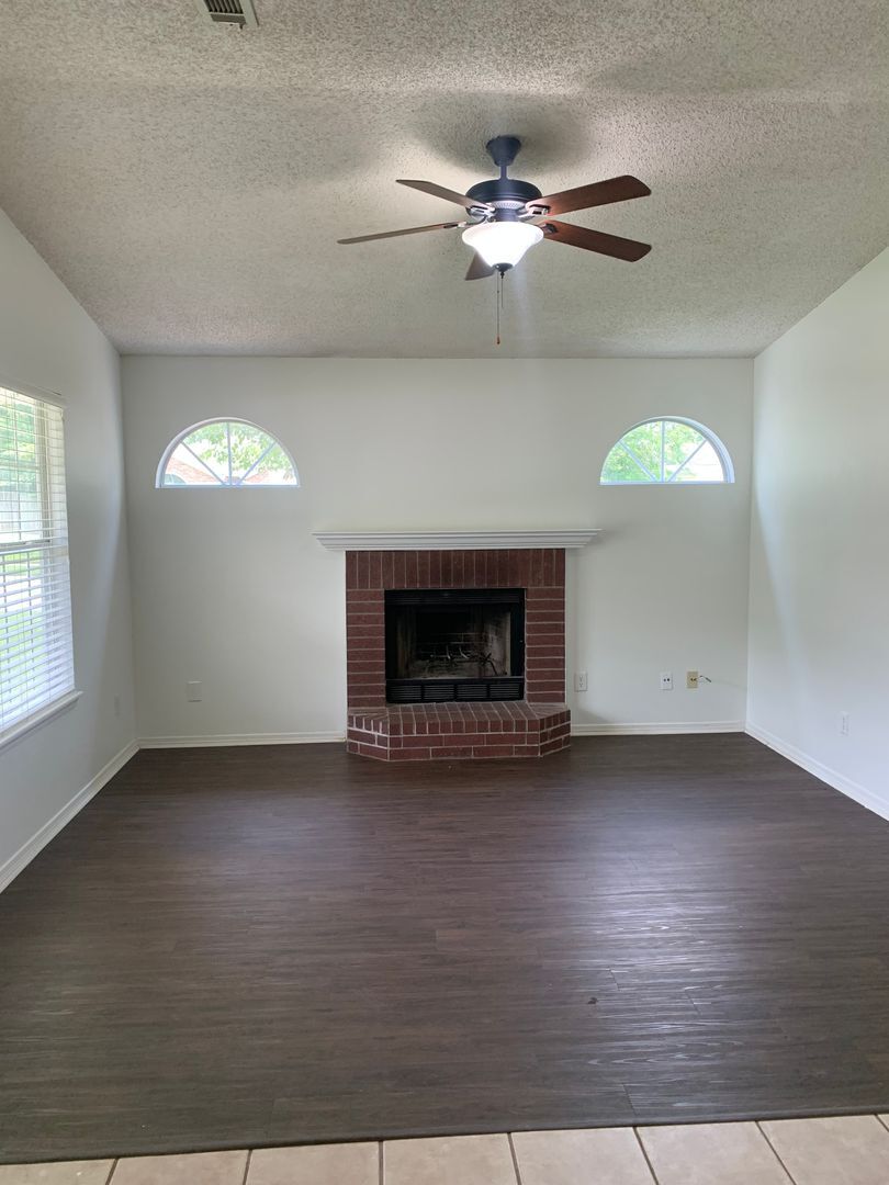 Building Photo - 1469 Timbercrest Ave