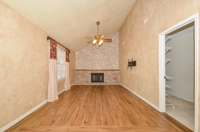 Building Photo - 8310 Hot Springs Dr