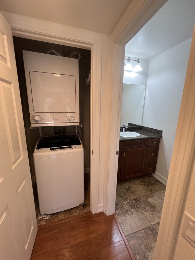 Building Photo - 15373 Maturin Dr