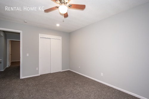 Building Photo - 1512 E Leona-