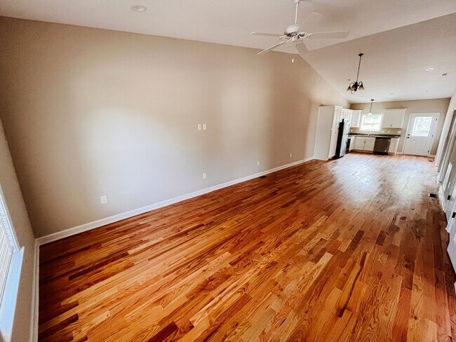 Building Photo - Brand New 3 Bed, 2 Bath One-Level Townhome