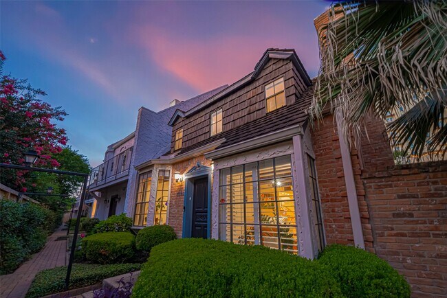 Building Photo - 5368 Brownway St