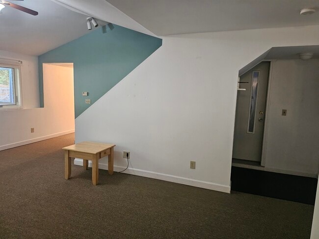 Building Photo - 30 Sterling Ln