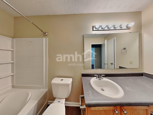 Building Photo - 10845 Albertson Dr