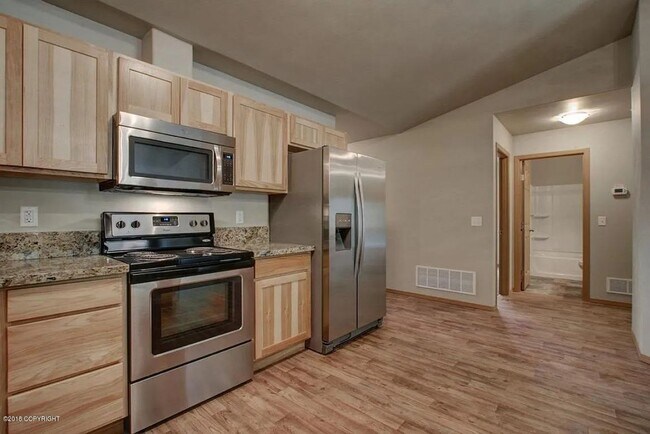 Building Photo - 1121 E Dellwood St