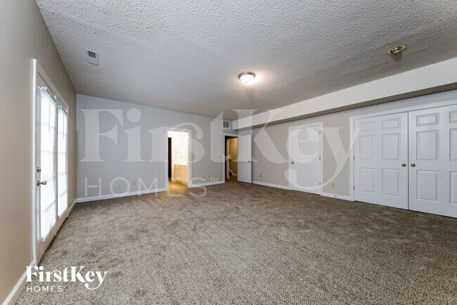 Building Photo - 914 Flicker Ln