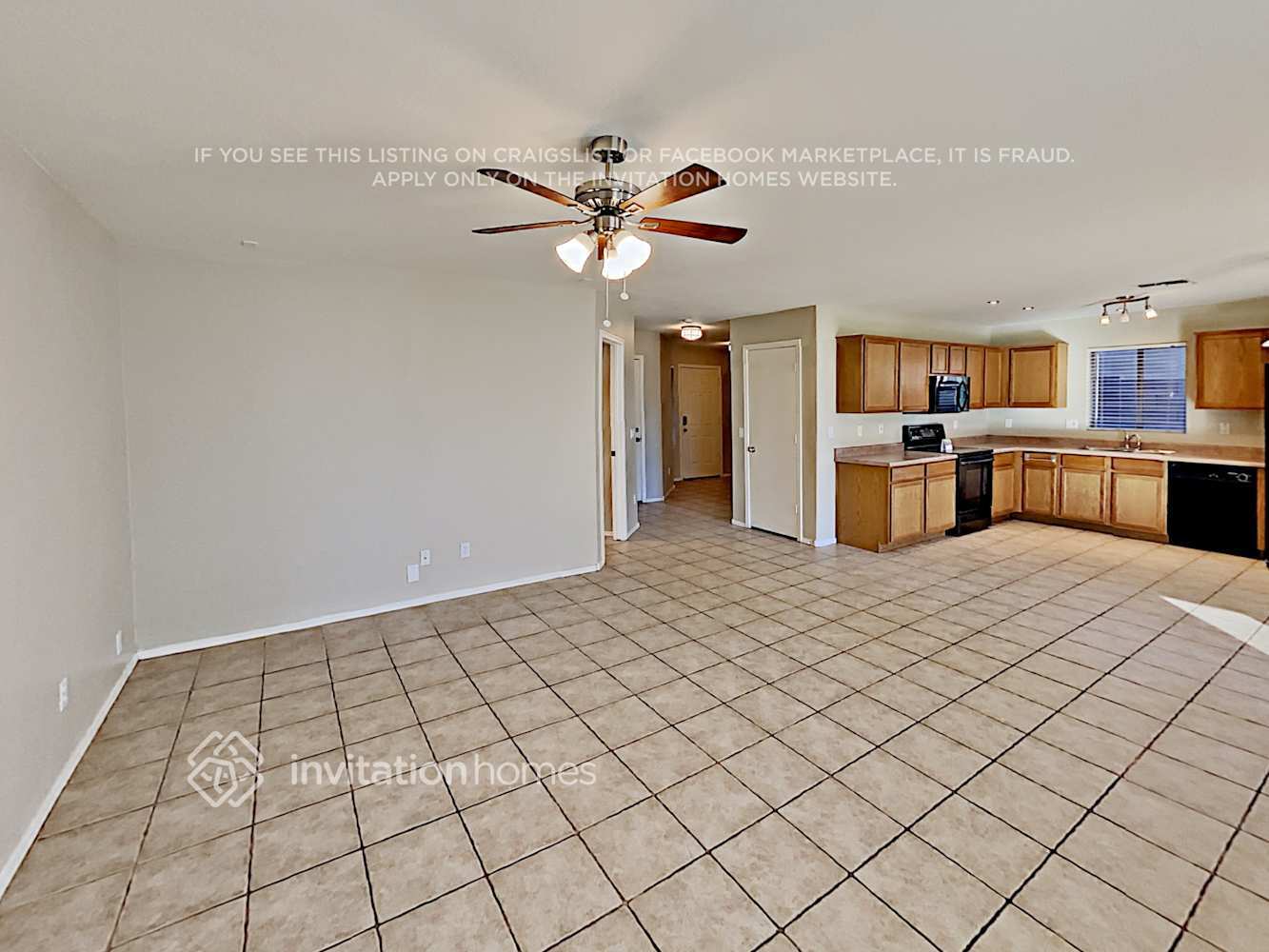 Building Photo - 423 S Sabrina
