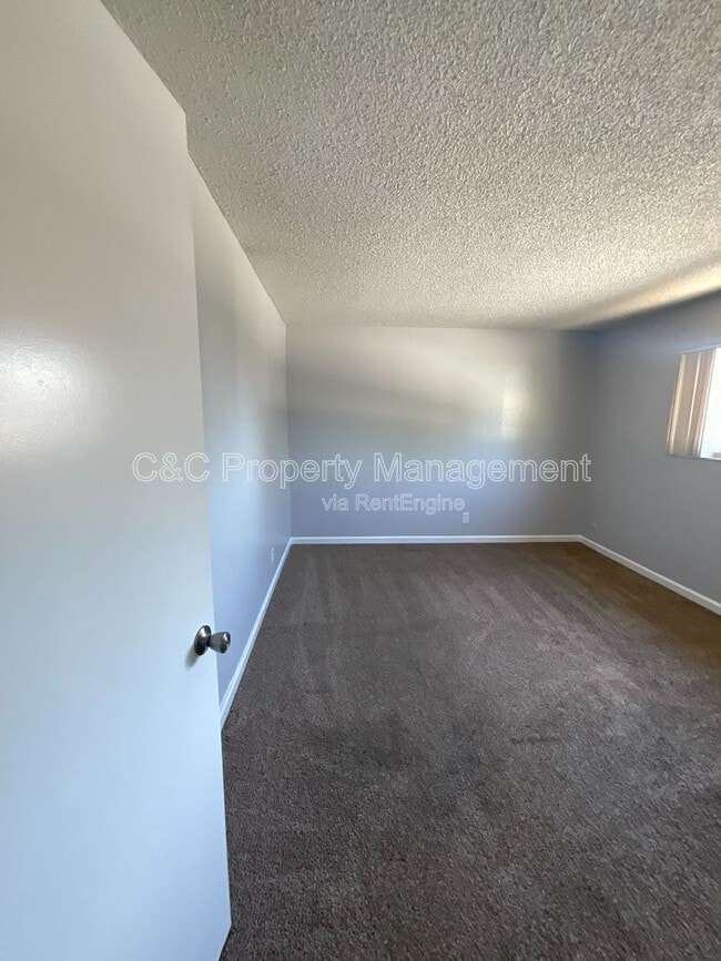 Building Photo - 292 Grecia Ct