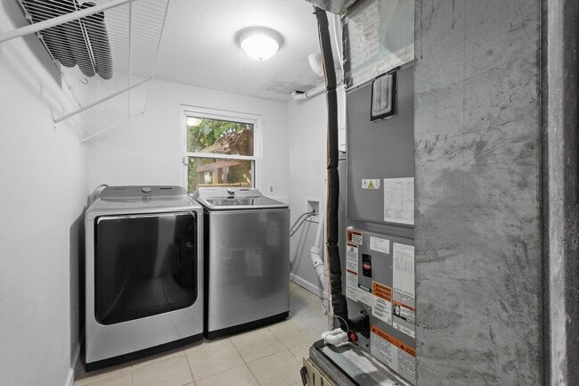 Building Photo - 4638 Vallejo Dr
