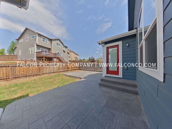 Building Photo - 6070 San Mateo Dr