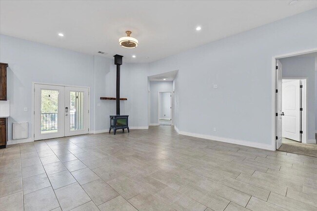 Building Photo - 127 Medlar Dr