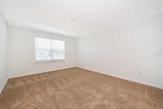 Building Photo - 9811 Walkway Dr