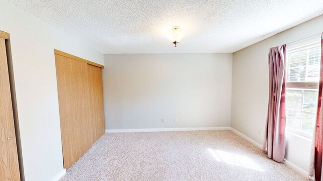 Building Photo - 5127 Singleton Dr