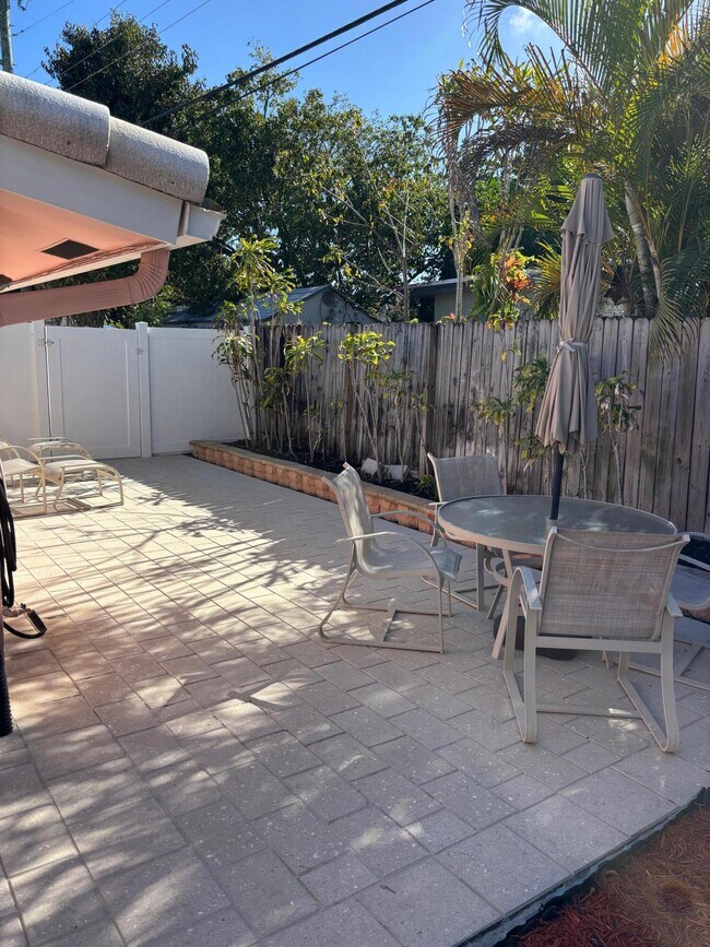 Building Photo - 5045 NE 15th Ave