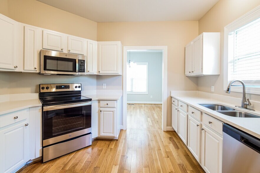 Building Photo - 2012 Winston Diamond Ct