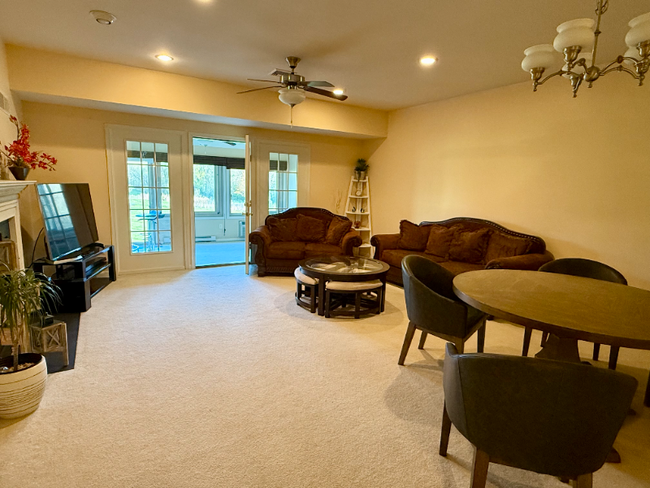 Building Photo - 2096 Deer Run Dr