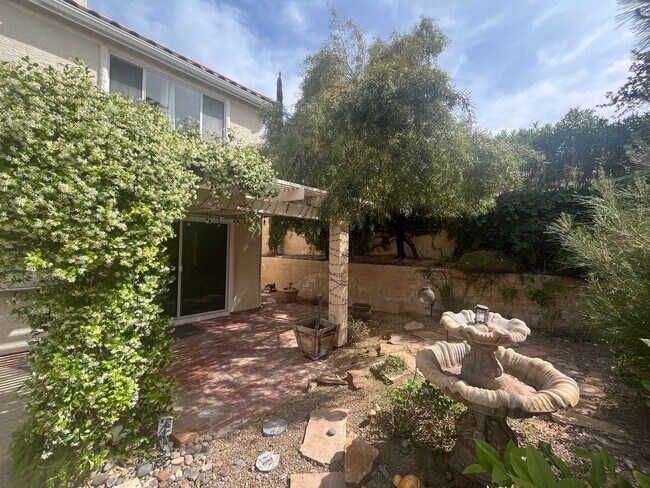 Building Photo - Discover this Gem w/sparkling pool & spa!