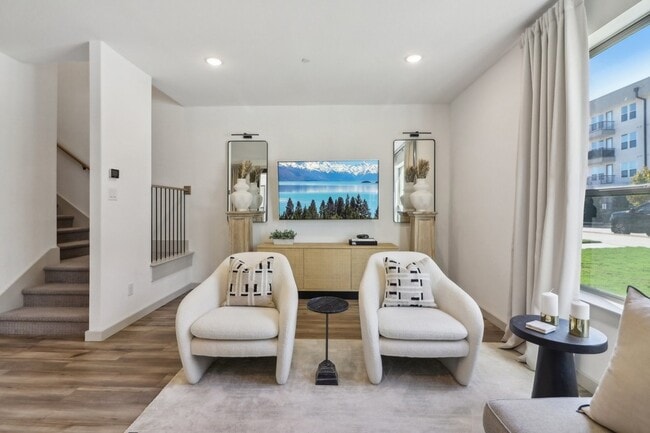 Building Photo - 615 Arapaho Dr