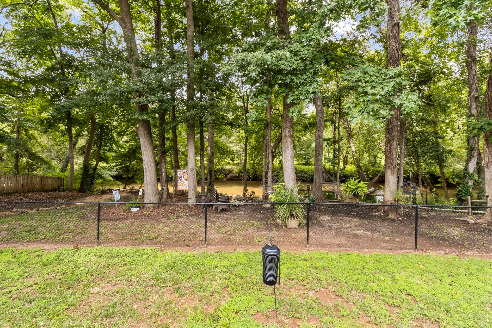 Building Photo - 102 Briarpark Dr