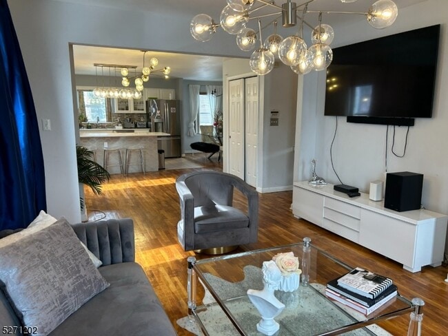 Building Photo - 29 Madonna Pl