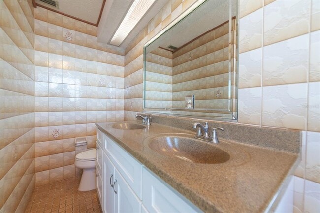 Building Photo - 5521 W Shr Dr