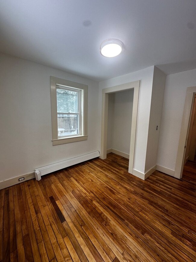 Building Photo - Newly Renovated 3-Bed Single Family Home