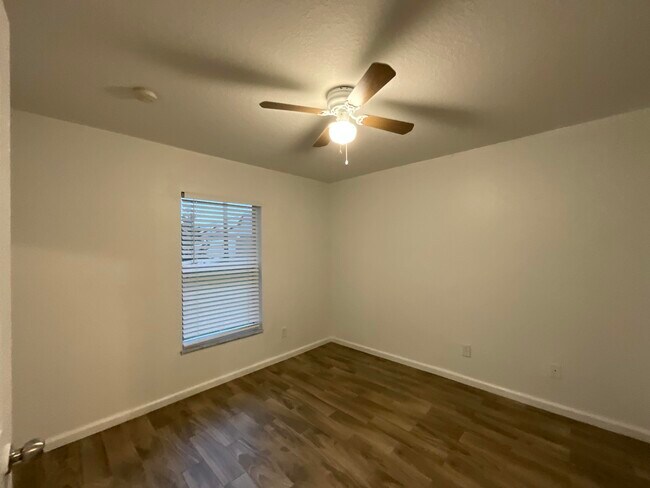 Building Photo - 212 SW Yager Pl