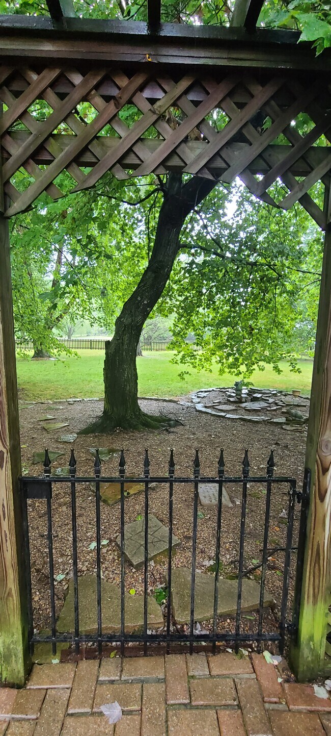 Building Photo - 5049 Babbitt Rd