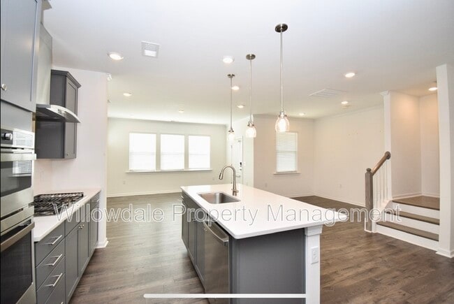 Building Photo - 2534 Hutch Ln