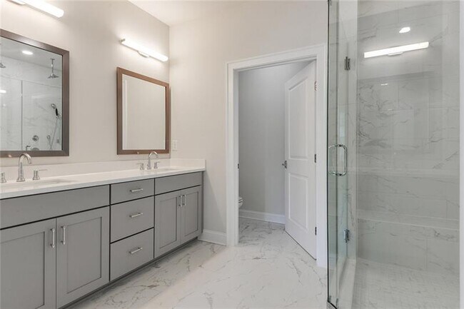 Building Photo - 4317 Parkside Pl