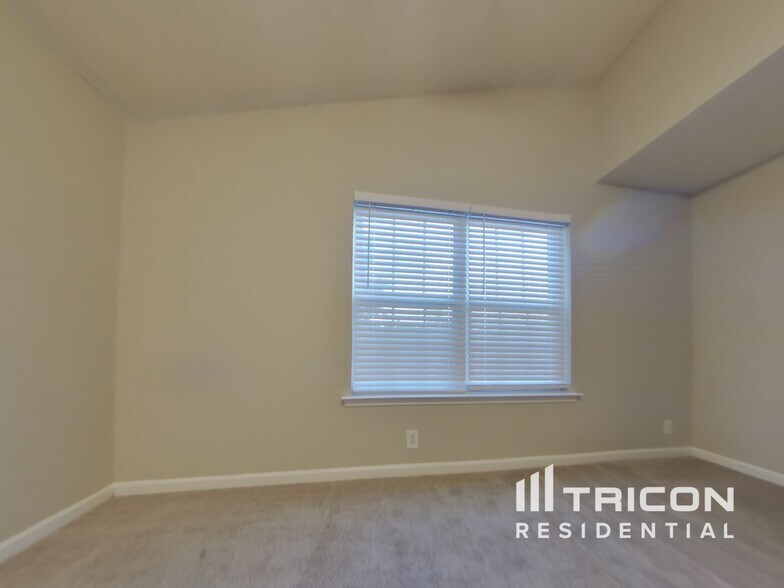 Building Photo - 118 Silver Fox Trail