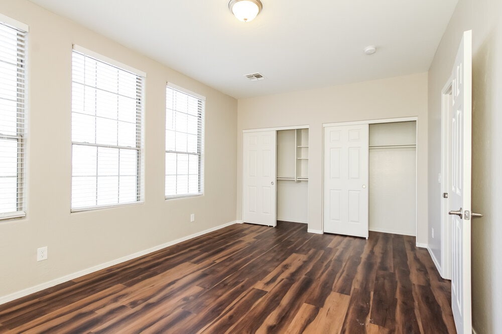 Building Photo - 12742 W Charter Oak Rd