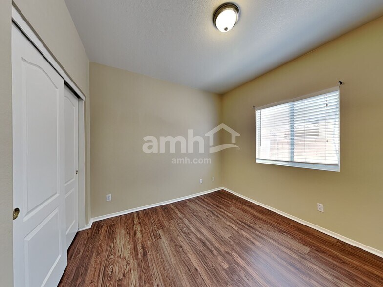 Building Photo - 14551 W Marcus Dr