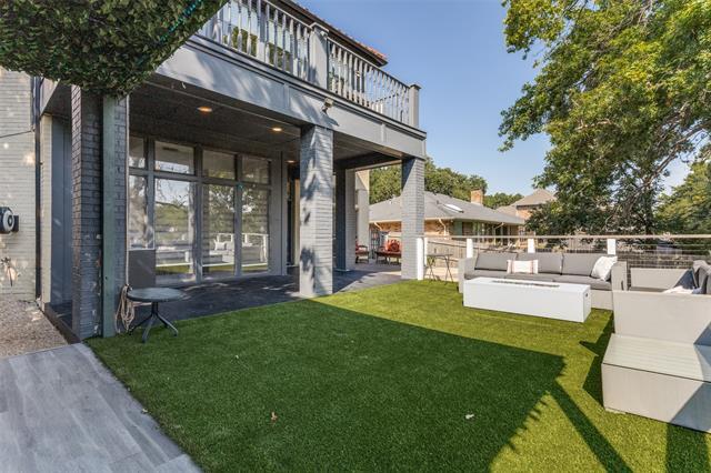 Building Photo - 6017 Woodlake Dr