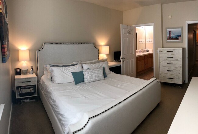 Building Photo - DUBLIN RANCH THE TERRACES 4th Floor 3br. 2ba., Gated Underground Parking!