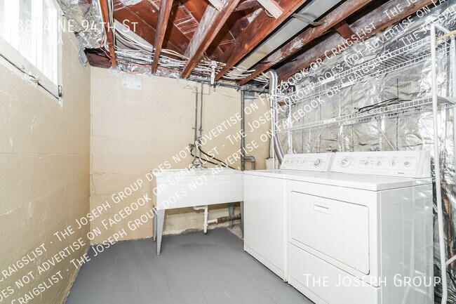 Building Photo - 3804 NE 94th St