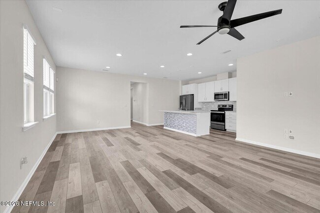Building Photo - 1420 Tropical Pine Cove