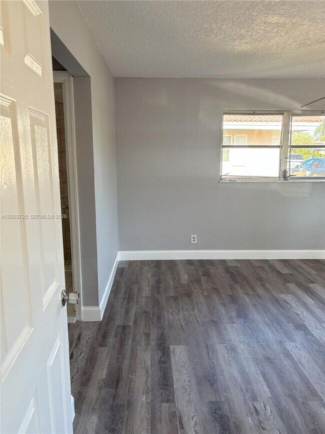 Building Photo - 8444 NW 23rd Manor