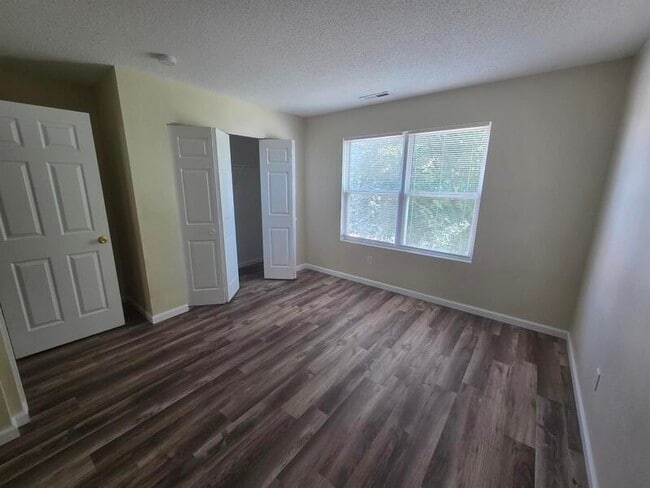 Building Photo - 5604 Rambling Dr