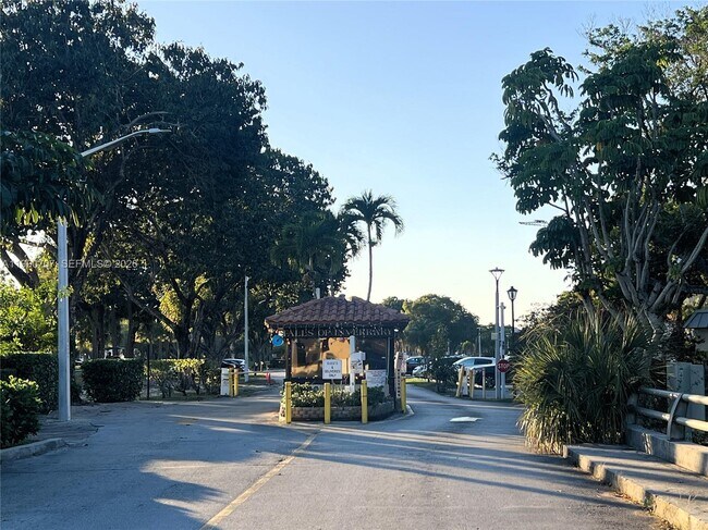 Building Photo - 6301 N Falls Cir Dr