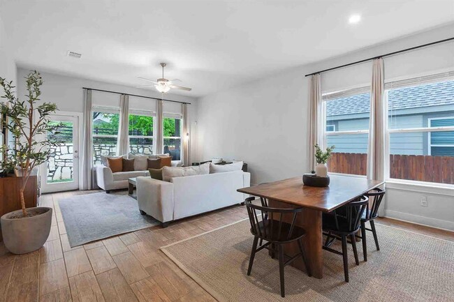 Building Photo - 185 Brooks Ranch Dr