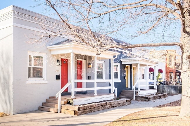 Building Photo - 2409 Tremont Pl