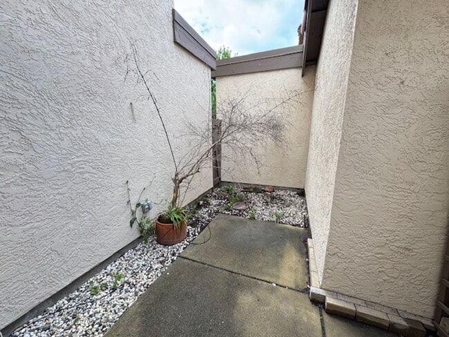 Building Photo - Beautiful updated 2 Story condo in Main Chance Estates w/attached 2 car garage!